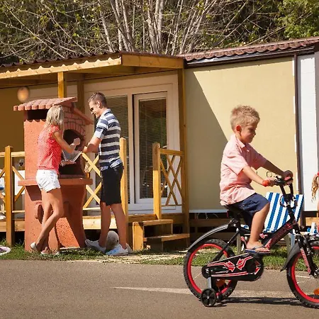 Mobile Homes Camping Resort Medveja Parc de vacanță 3*