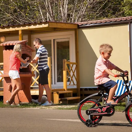 Parc de vacanță Mobile Homes Camping Resort Medveja