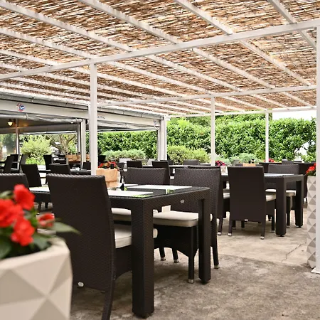 - By Liburnia & Vakantiepark 3*