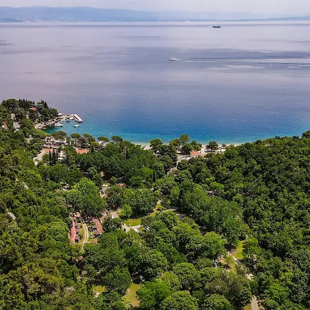 - By Liburnia & Vakantiepark Medveja