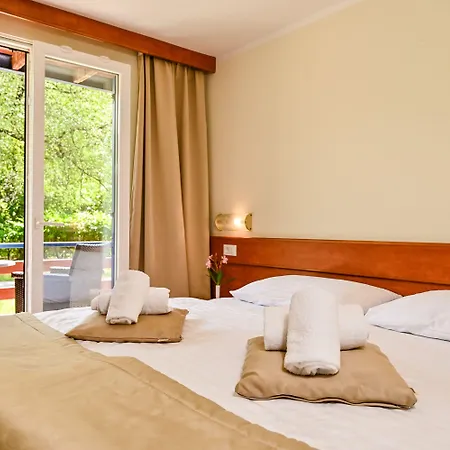 - By Liburnia & Vakantiepark Medveja