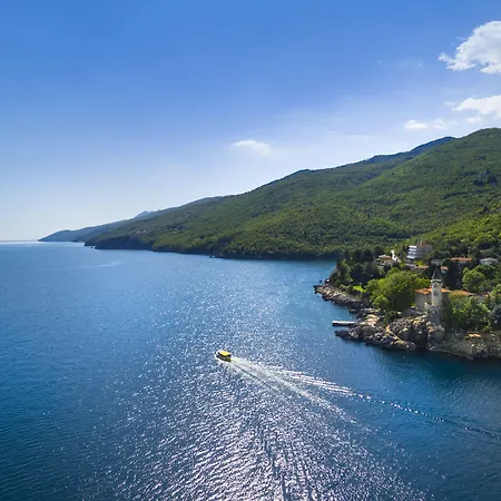 - By Liburnia & Vakantiepark 3*