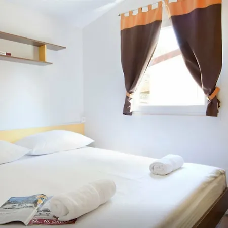 Mobile Homes Camping Resort Medveja